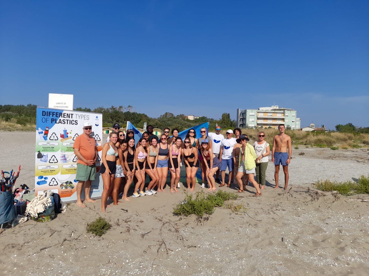 Students from Wake Forest University Venice participate in the cleanup contest organized by Venice Lagoon Plastic Free