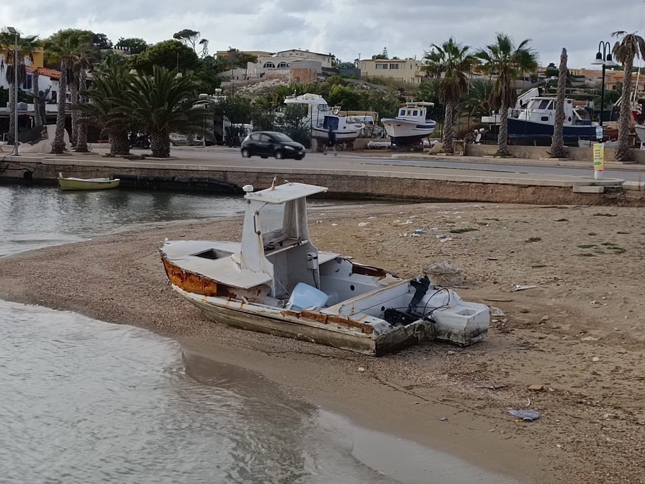 VLPF Presents the Ghost Boat Program in Lampedusa: Results and Methods for Identifying, Collecting and Recycling Abandoned Boats